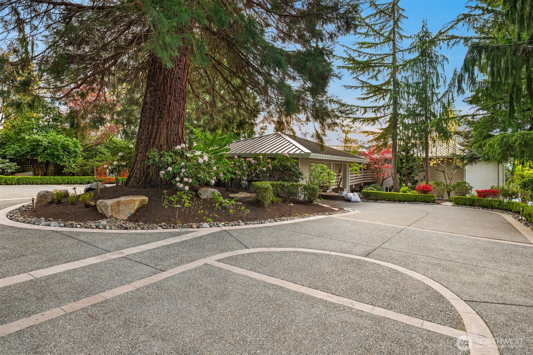 2095 Rose Point Lane Kirkland, WA 98033 - Photo 23 of 26
