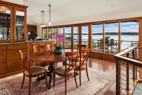 $9,295,000 | 2095 Rose Point Lane, Kirkland, WA 98033