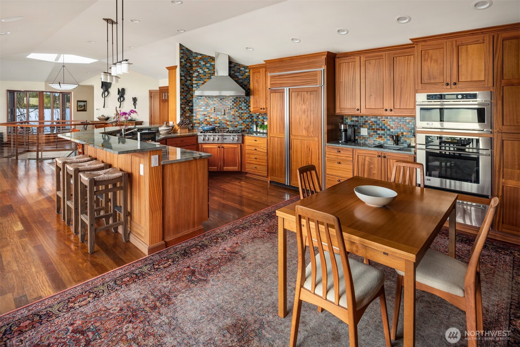 2095 Rose Point Lane Kirkland, WA 98033 - Photo 9 of 26