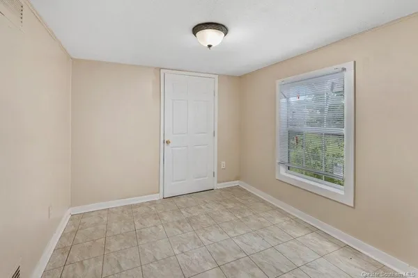 $1,400 | 417 East Claude Street, Lake Charles, LA 70605