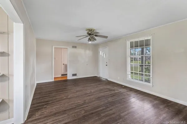 $1,400 | 417 East Claude Street, Lake Charles, LA 70605