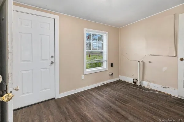 $1,400 | 417 East Claude Street, Lake Charles, LA 70605