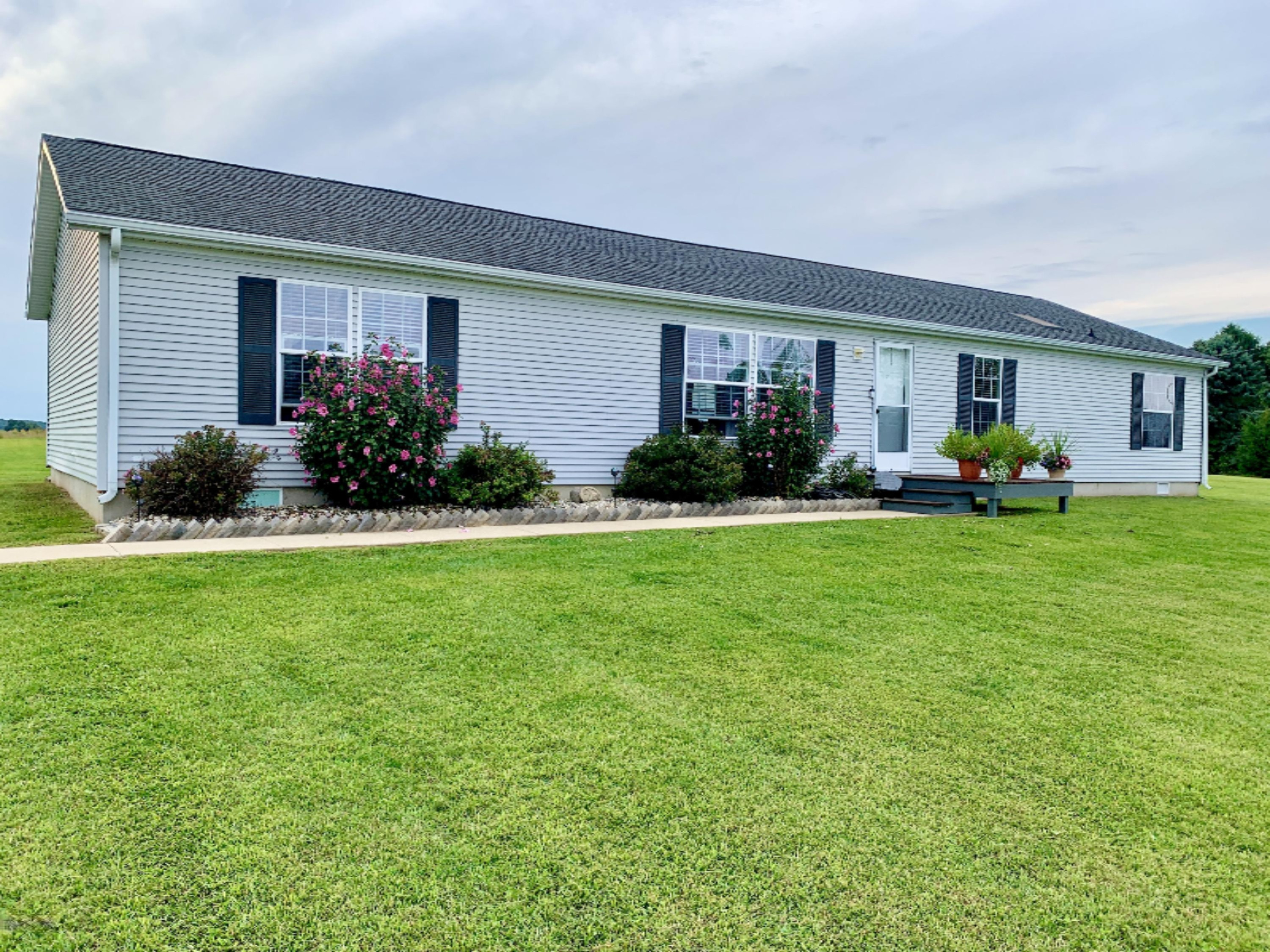 52992 Garret Road Dowagiac, MI 49047 - Photo 2 of 45 IMG_6421