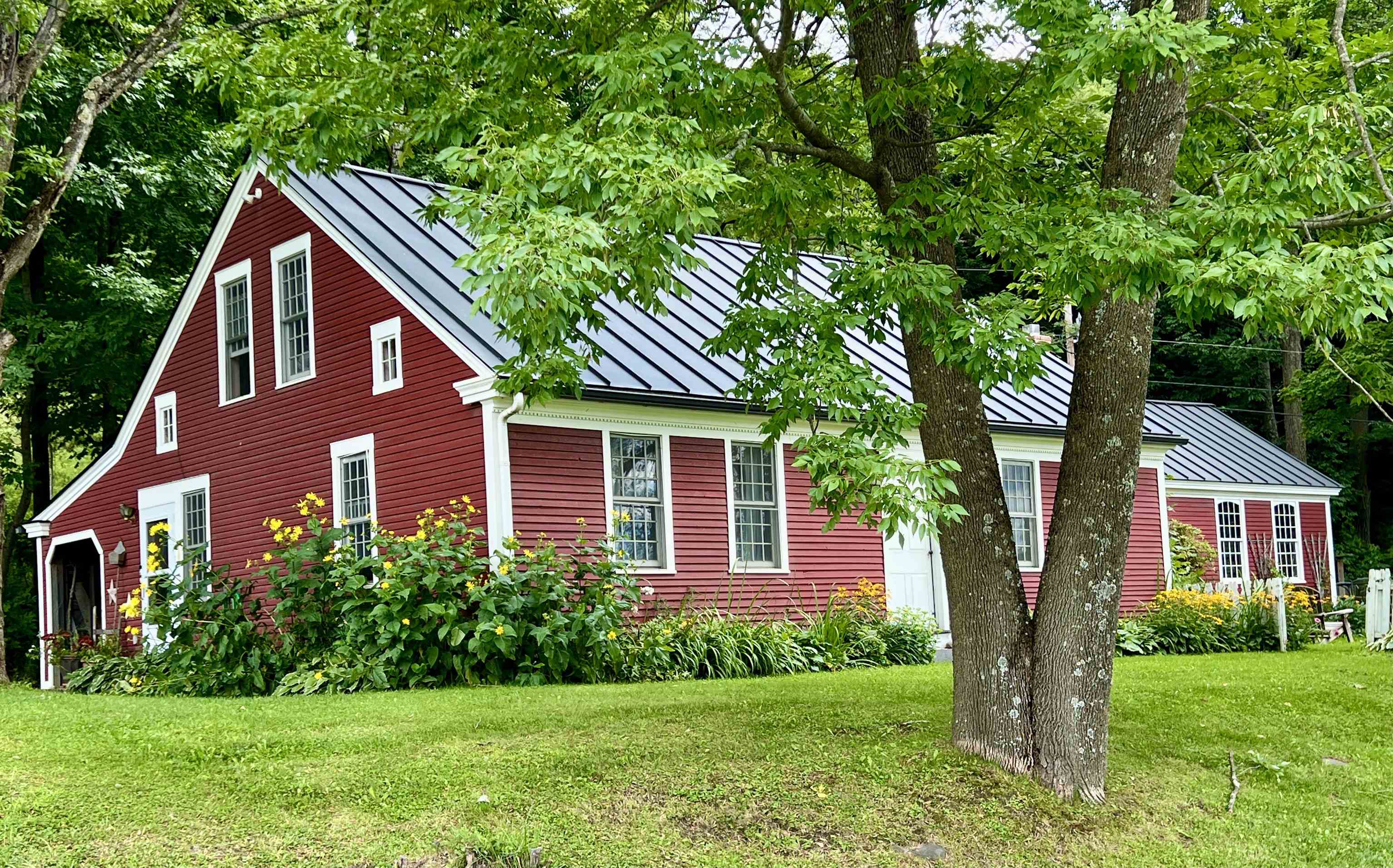 90 Monarch Hill Road Tunbridge, VT 05077 - Photo 1 of 35