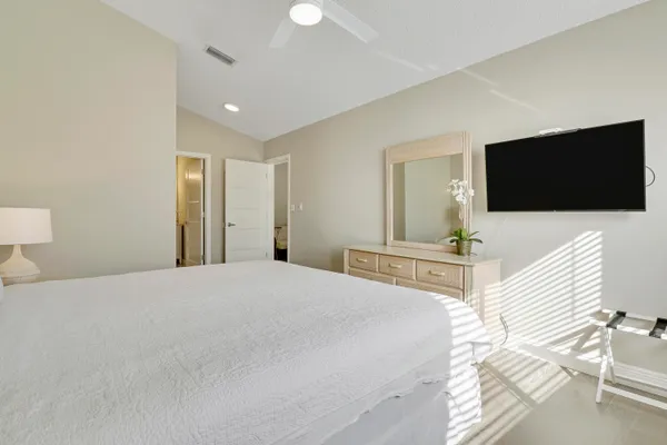 $14,000 | 360 Bella Vista Court North, Unit 60, Jupiter, FL 33477