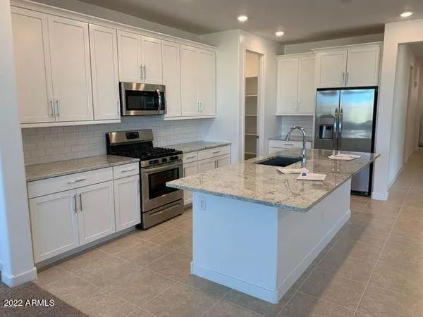 $2,550 | 9752 East Red Giant Drive, Mesa, AZ 85212