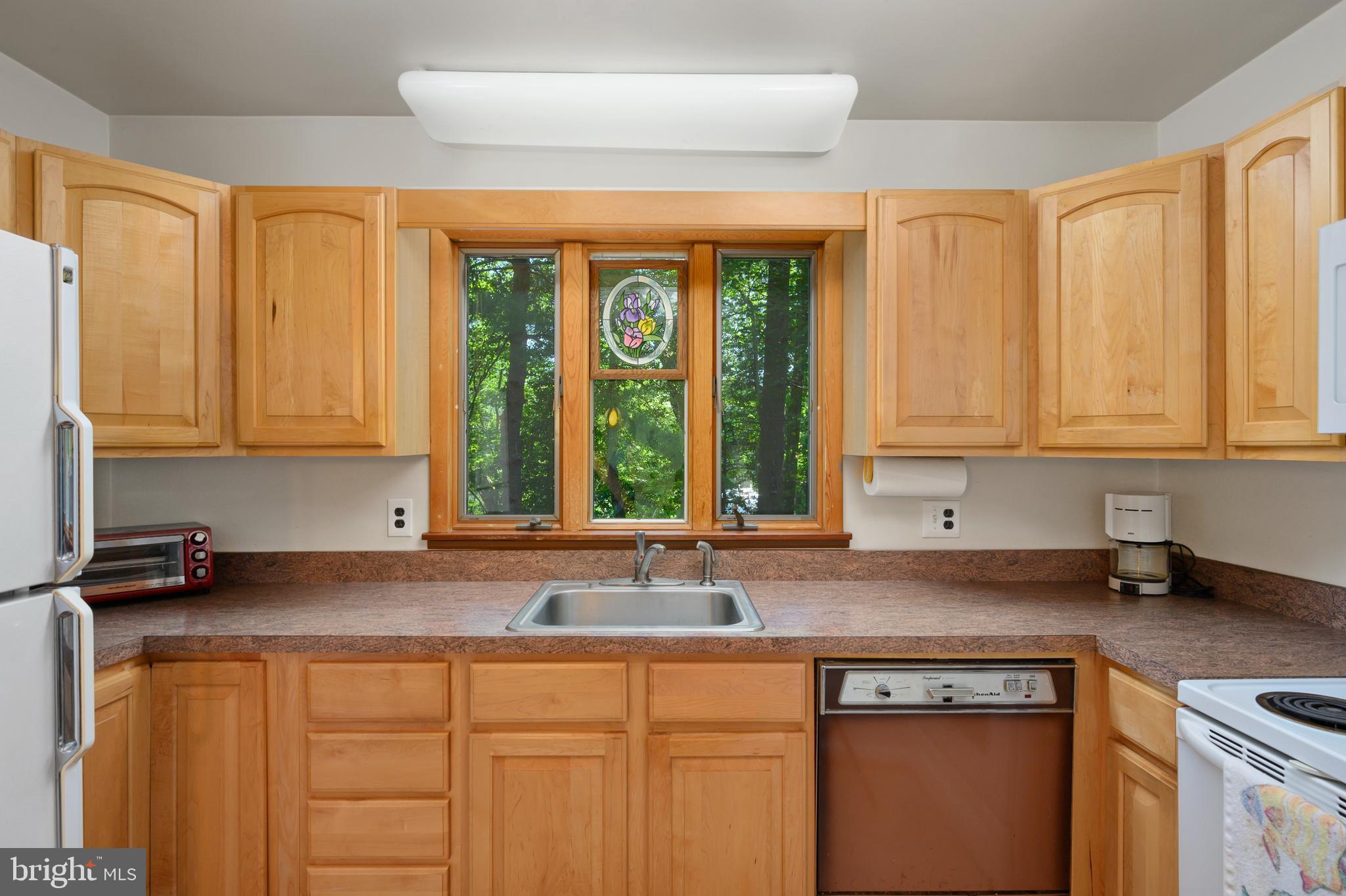 1 Holly Road Pasadena, MD 21122 - Photo 11 of 32 kitchen