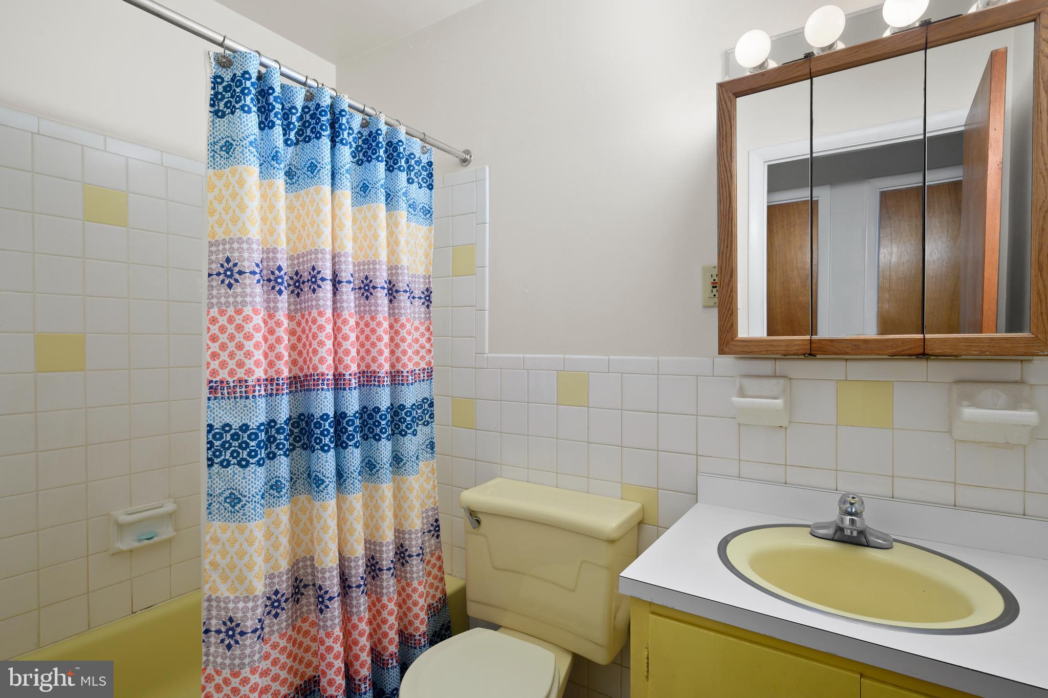 1 Holly Road Pasadena, MD 21122 - Photo 20 of 32 Bathroom 2