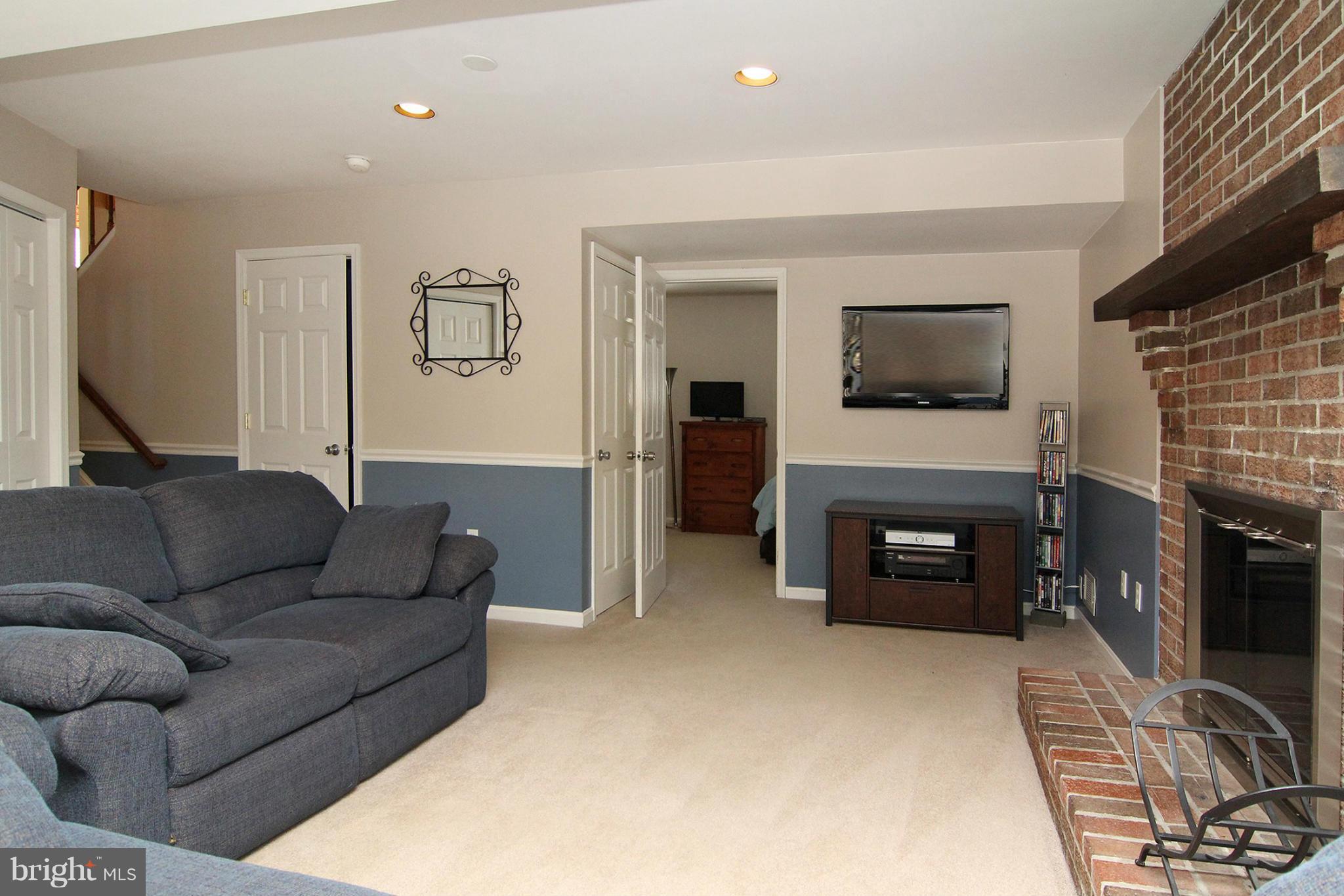 10143 Clearspring Road Damascus, MD 20872 - Photo 16 of 26 Family Room