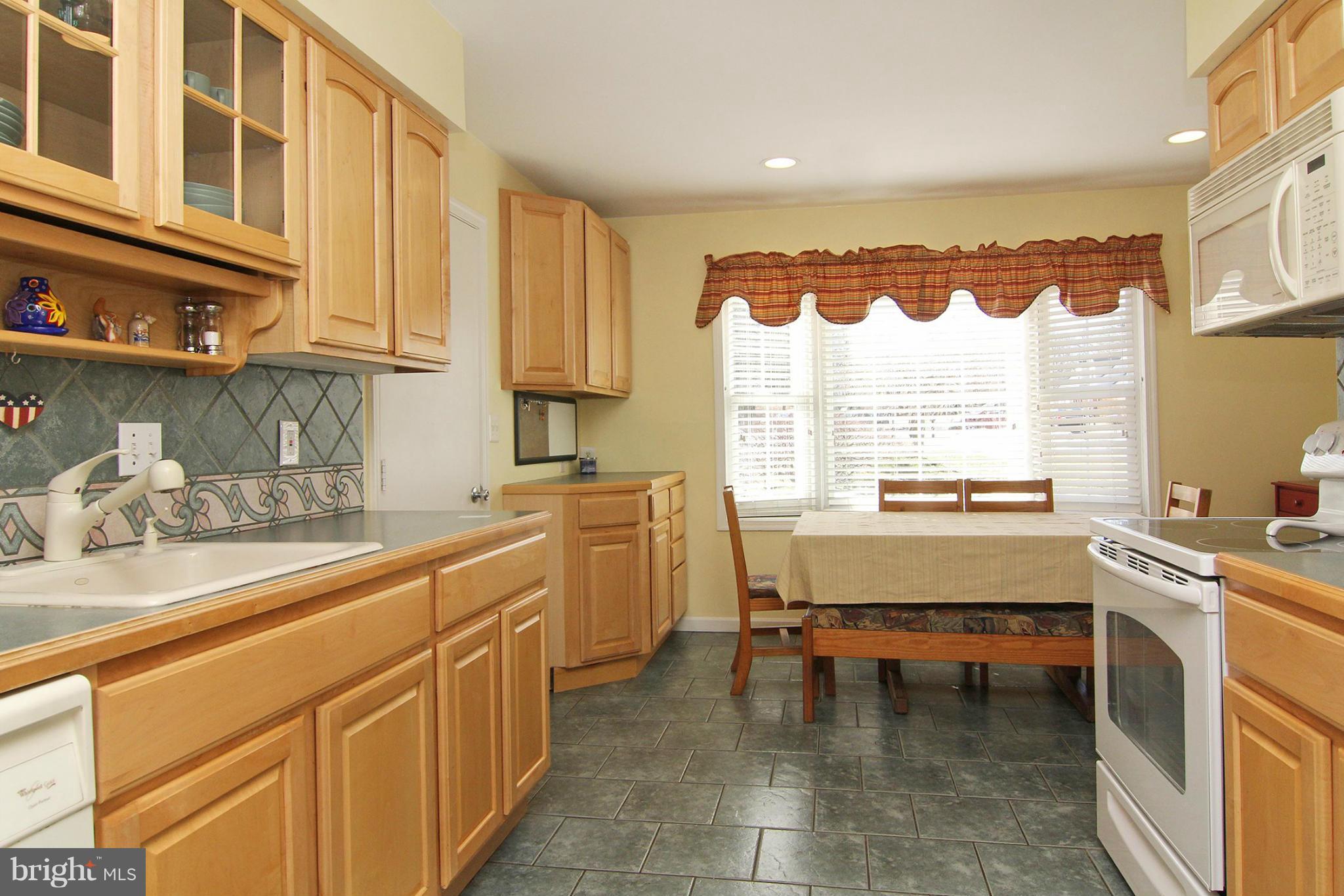 10143 Clearspring Road Damascus, MD 20872 - Photo 4 of 26 Kitchen