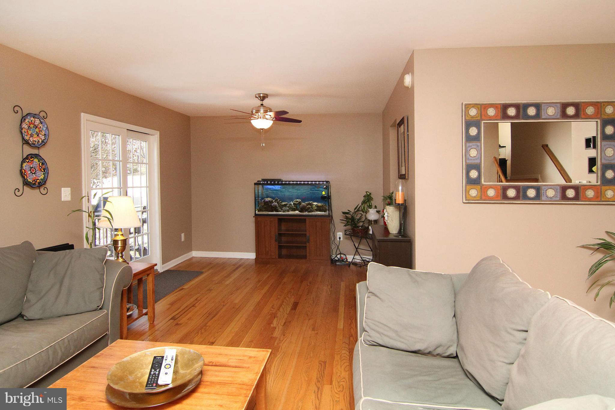 10143 Clearspring Road Damascus, MD 20872 - Photo 6 of 26 Living Room
