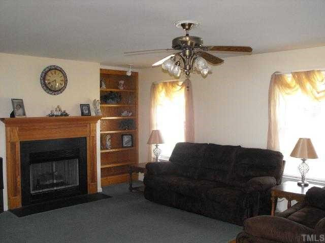 4301 Rains Crossroads Road Princeton, NC 27569 - Photo 4 of 12 Den/Family/Great Room