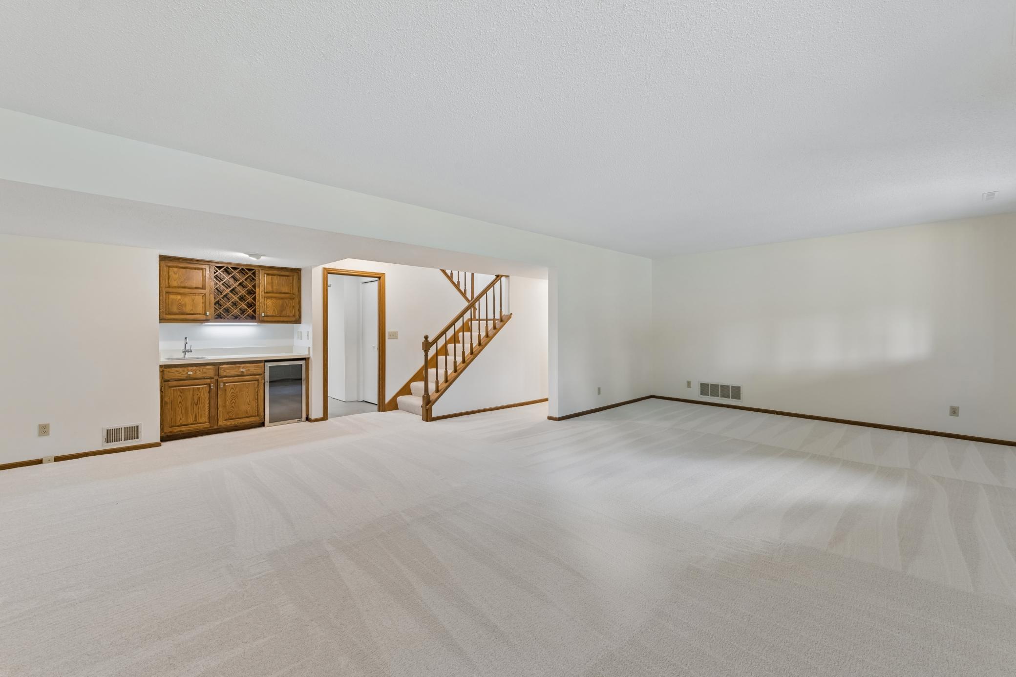9526 Woodbridge Road Bloomington, MN 55438 - Photo 28 of 45 Gallery Image 28