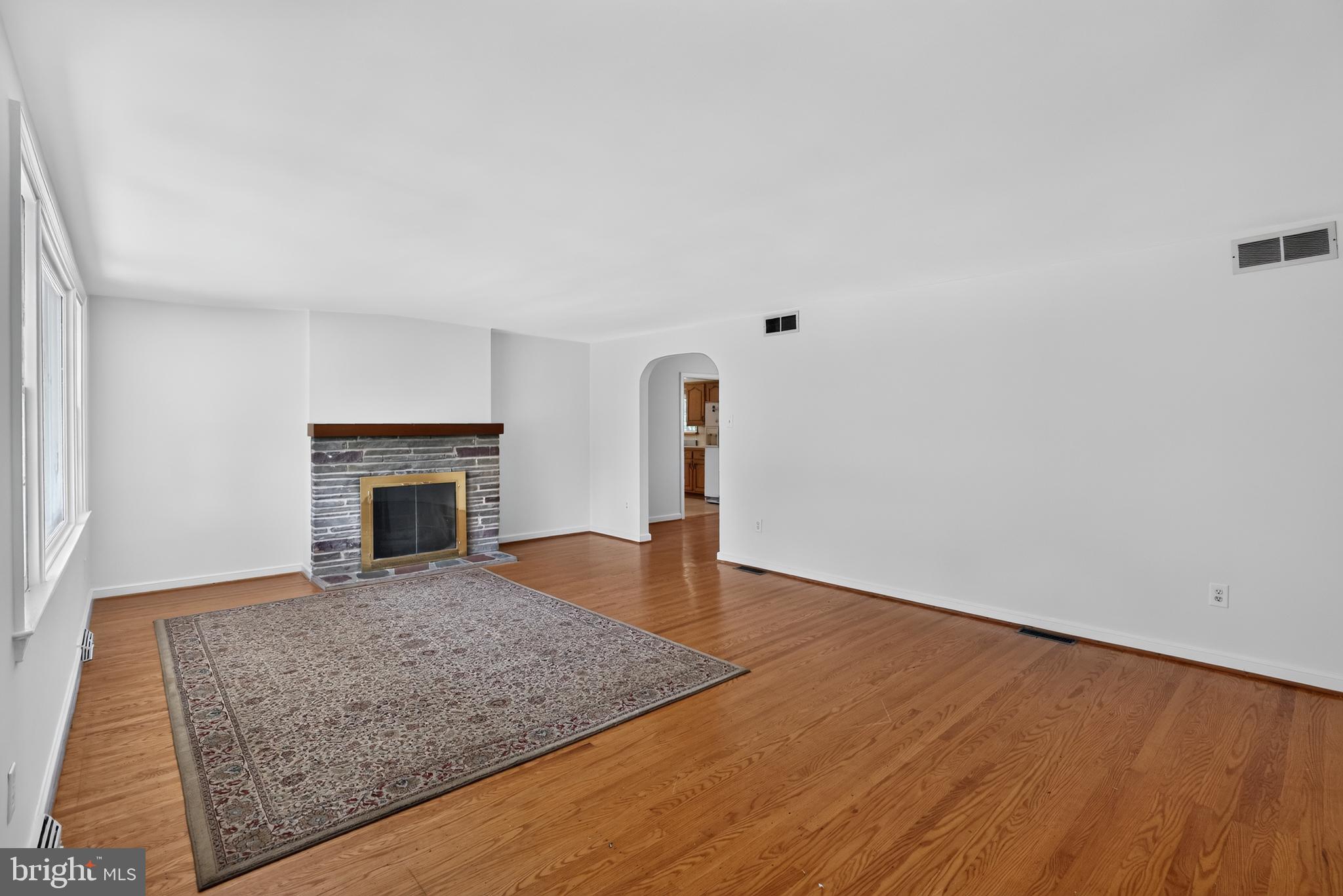 911 Delene Road Jenkintown, PA 19046 - Photo 5 of 30 Gallery Image 5
