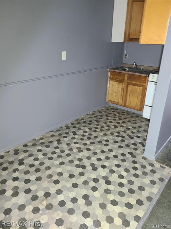14801 Joy Road, Unit 5 Detroit, MI 48228 - Photo 2 of 5