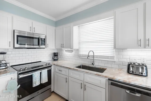 $3,290,000 | 168 East 1st Street, Ocean Isle Beach, NC 28469