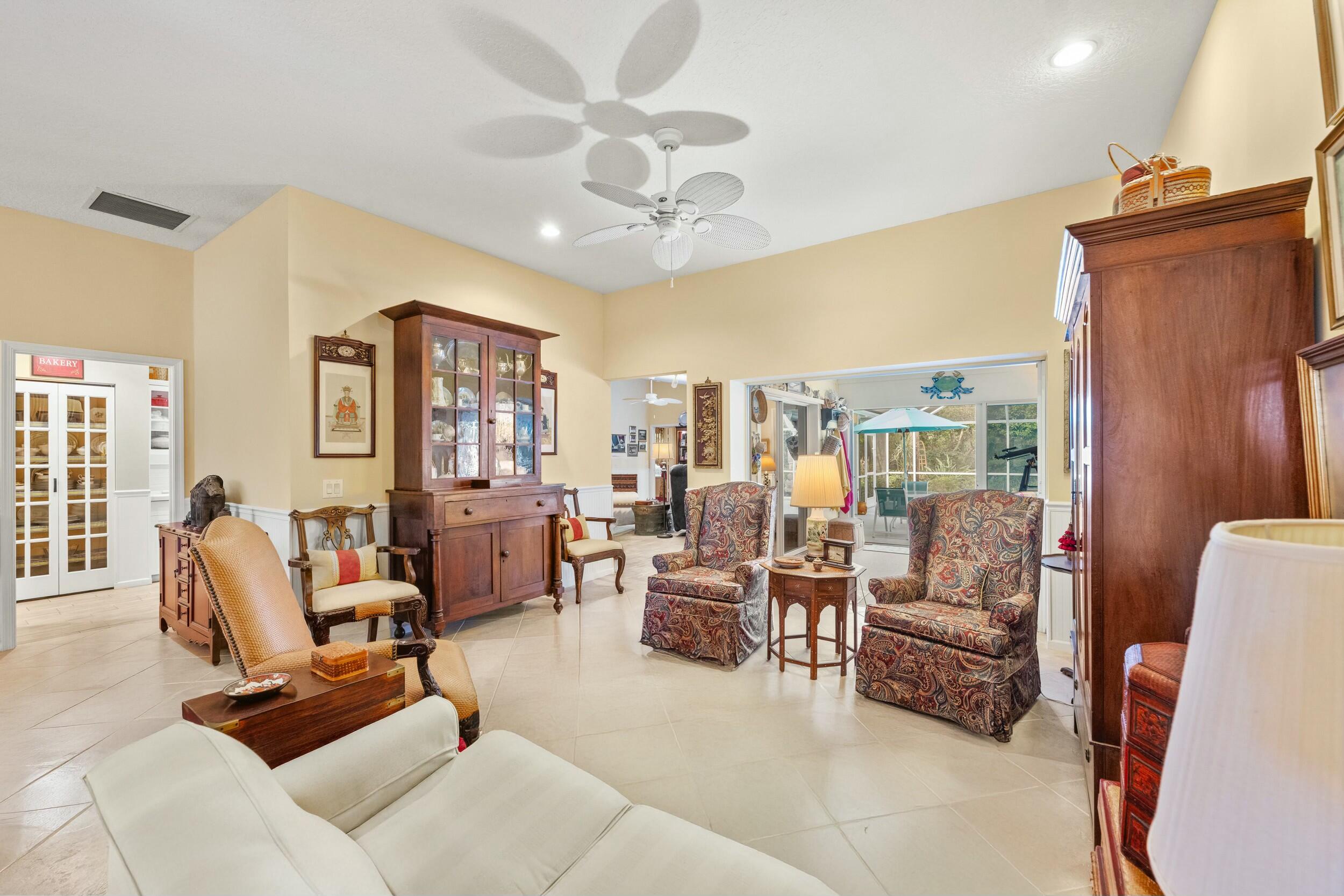 19077 Southeast County Line Road Jupiter, FL 33469 - Photo 14 of 74 Living
