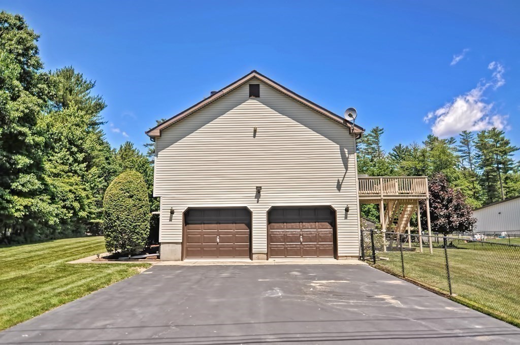 186 County Road Freetown, MA 02717 - Photo 8 of 33