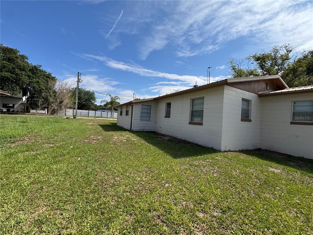 307 North Lake Reedy Boulevard Frostproof, FL 33843 - Photo 2 of 15