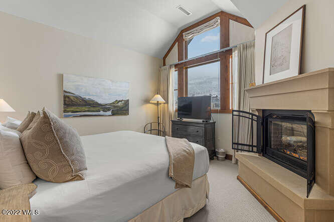 728 West Lionshead Circle, Unit R616 Vail, CO 81657 - Photo 18 of 27 728 W Lionshead Cir Vail CO-small-020-01