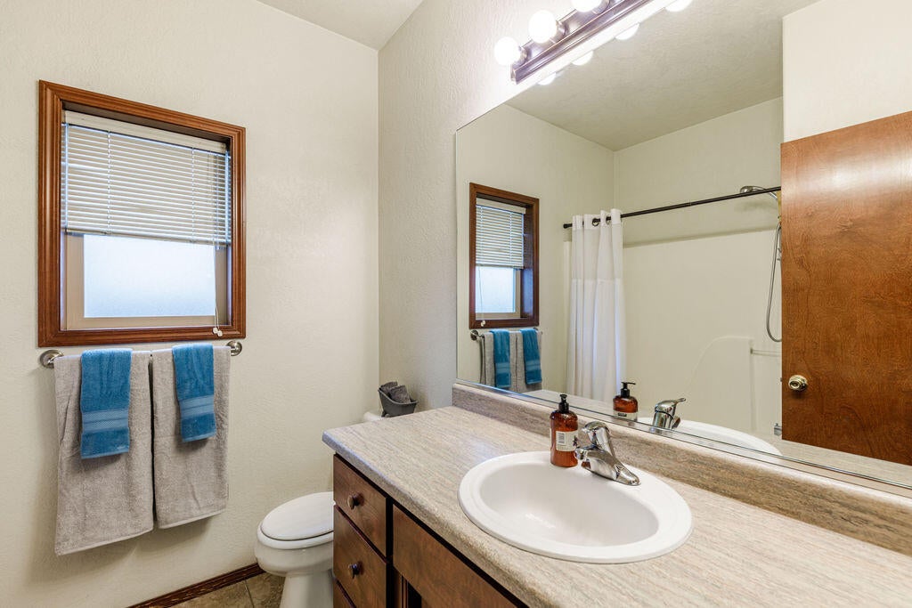 858 South Haskell Street Central Point, OR 97502 - Photo 26 of 31 HD-18