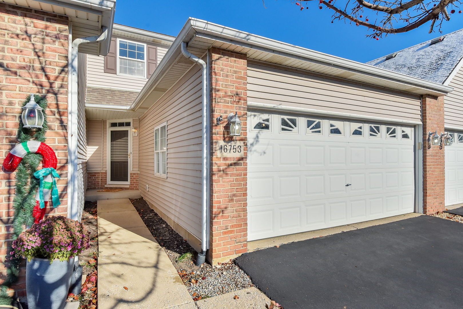 16753 South Sunset Ridge Court Lockport, IL 60441 - Photo 1 of 23 Gallery Image 1