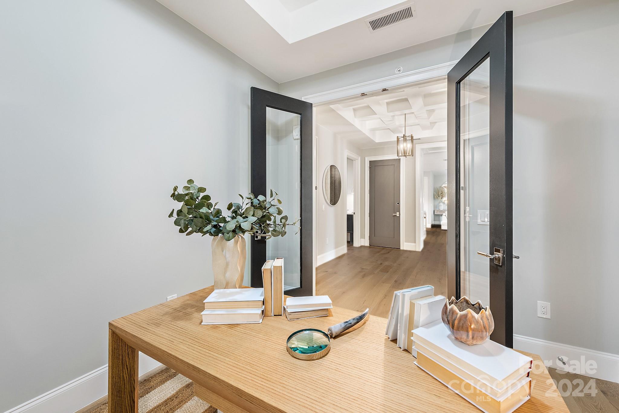 130 Cherokee Road, Unit 102 Charlotte, NC 28207 - Photo 14 of 46 Gallery Image 14
