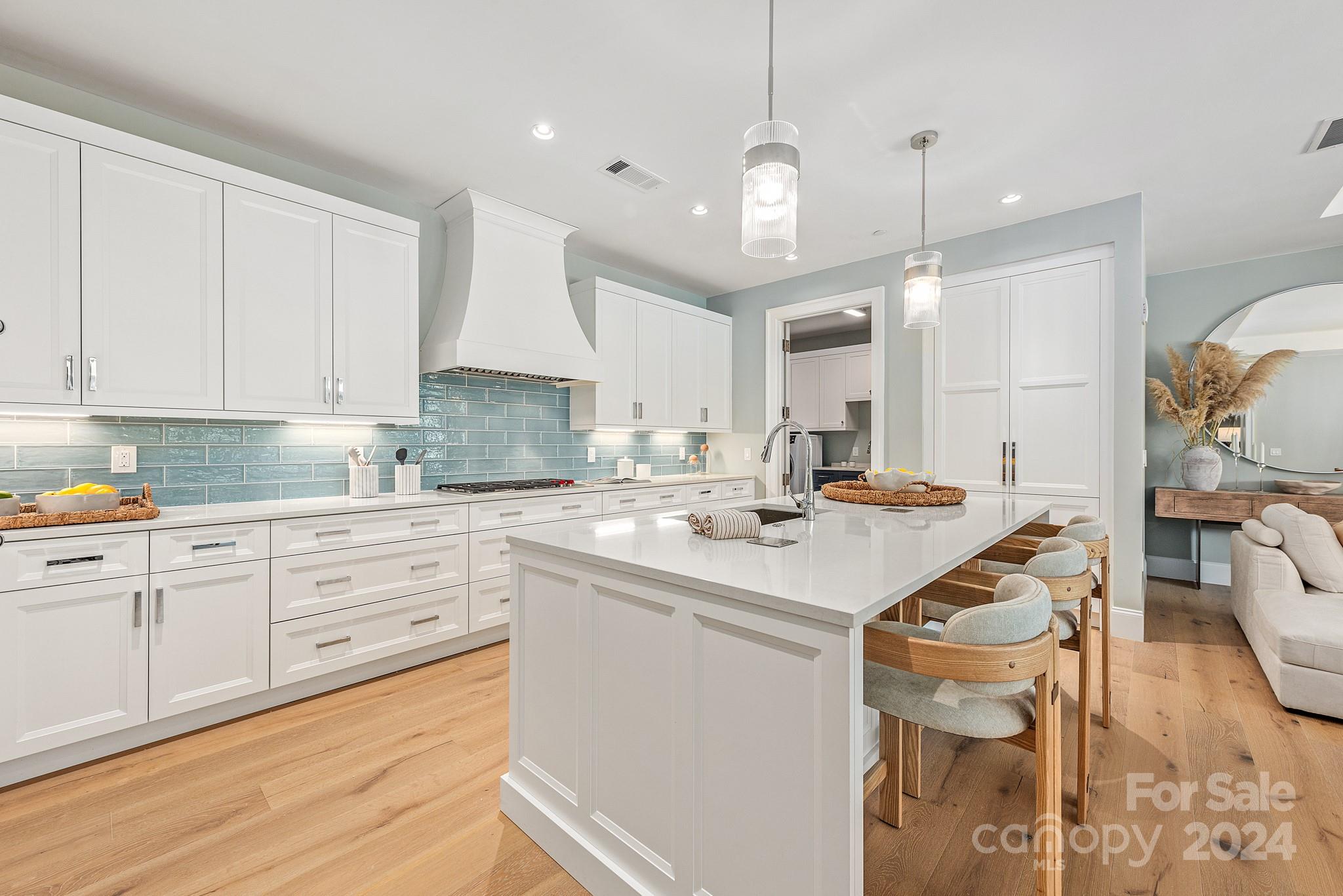 130 Cherokee Road, Unit 102 Charlotte, NC 28207 - Photo 23 of 46 Gallery Image 23