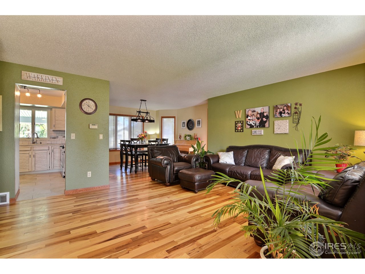 4371 West 16th Street Road Greeley, CO 80634 - Photo 3 of 23 Entry/Living Room