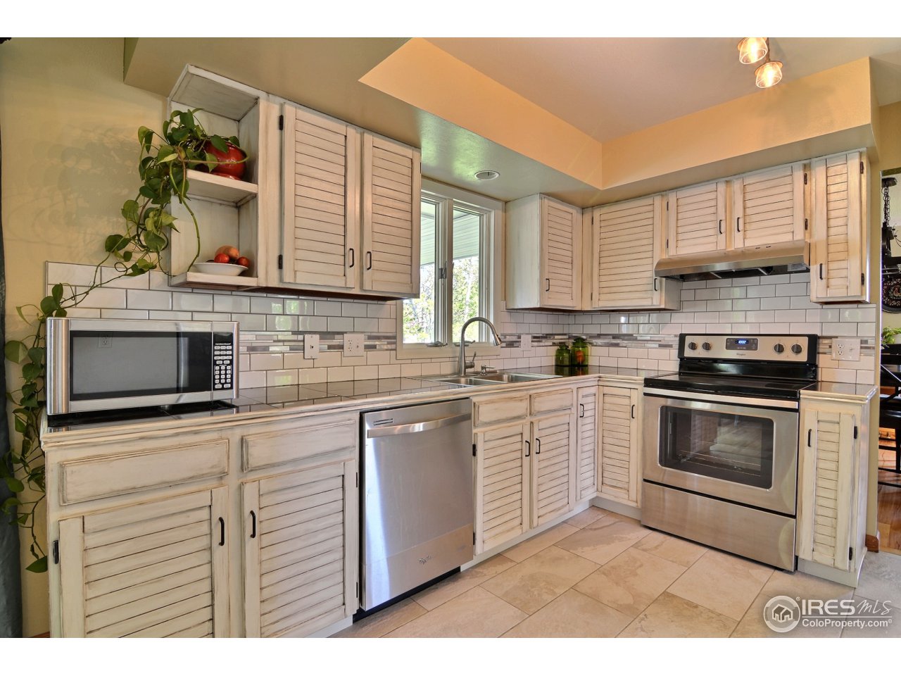 4371 West 16th Street Road Greeley, CO 80634 - Photo 10 of 23 Kitchen Window