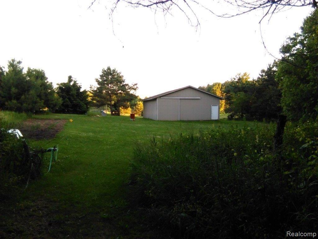 5676 Hasslick Road North Branch, MI 48461 - Photo 5 of 33 IMG_20160617_203730.jpg