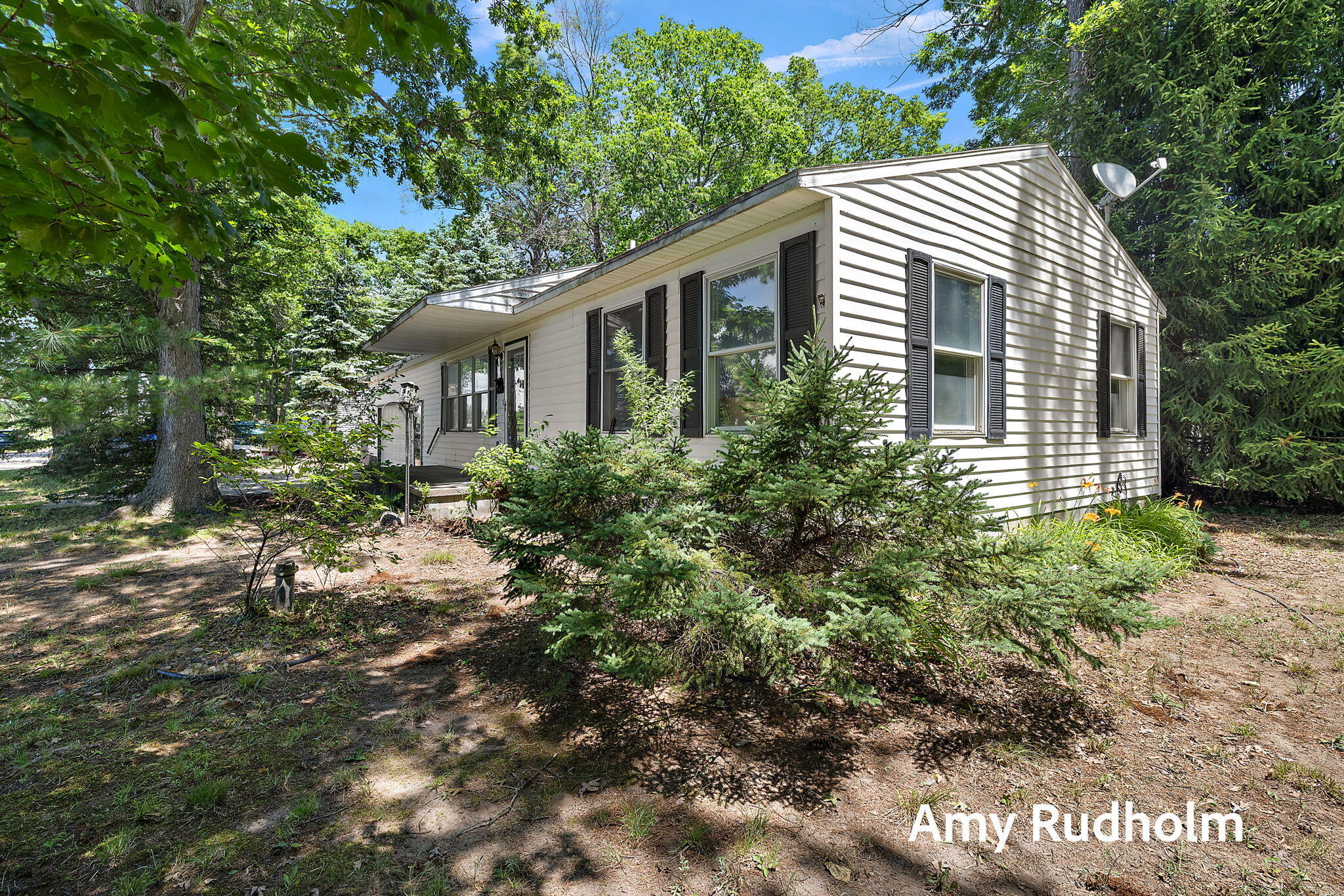 1150 Debaker Road Muskegon, MI 49442 - Photo 3 of 29 3-web-or-mls-1G1A6927