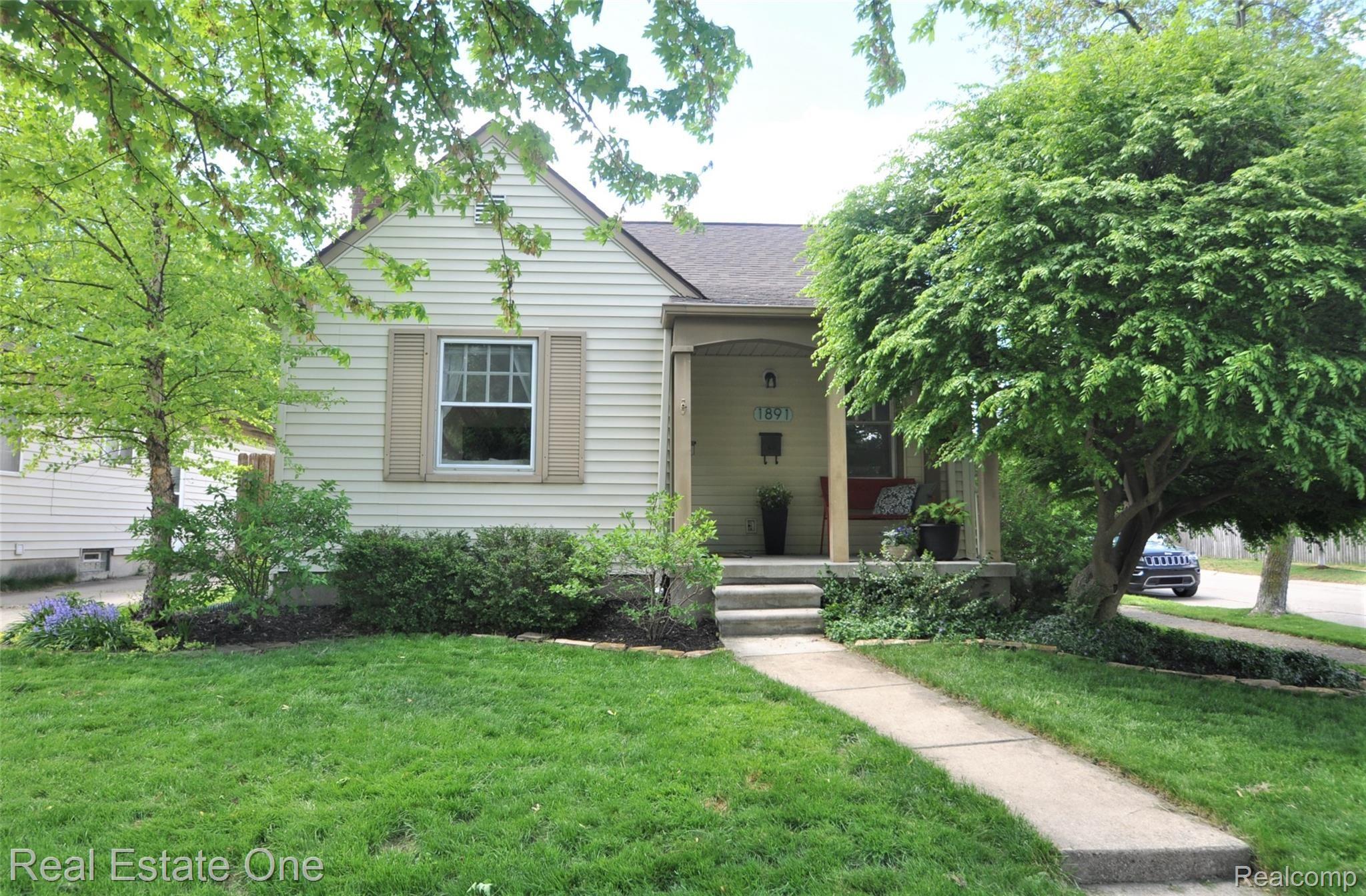 1891 Stanford Road Berkley, MI 48072 - Photo 1 of 39 1.jpg