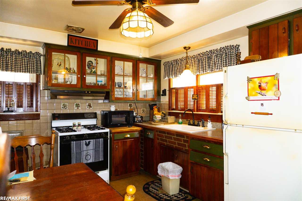 18545 Stephens Road Eastpointe, MI 48021 - Photo 16 of 29 31387649-15.JPG
