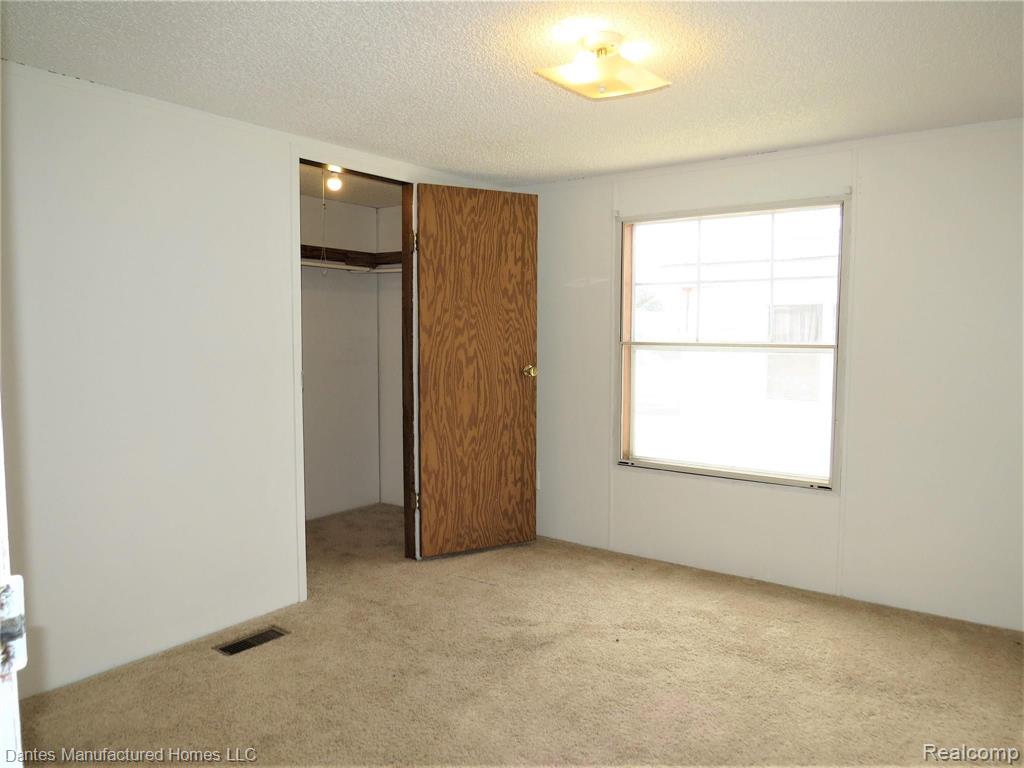 370 Rustic Lane Belleville, MI 48111 - Photo 28 of 29