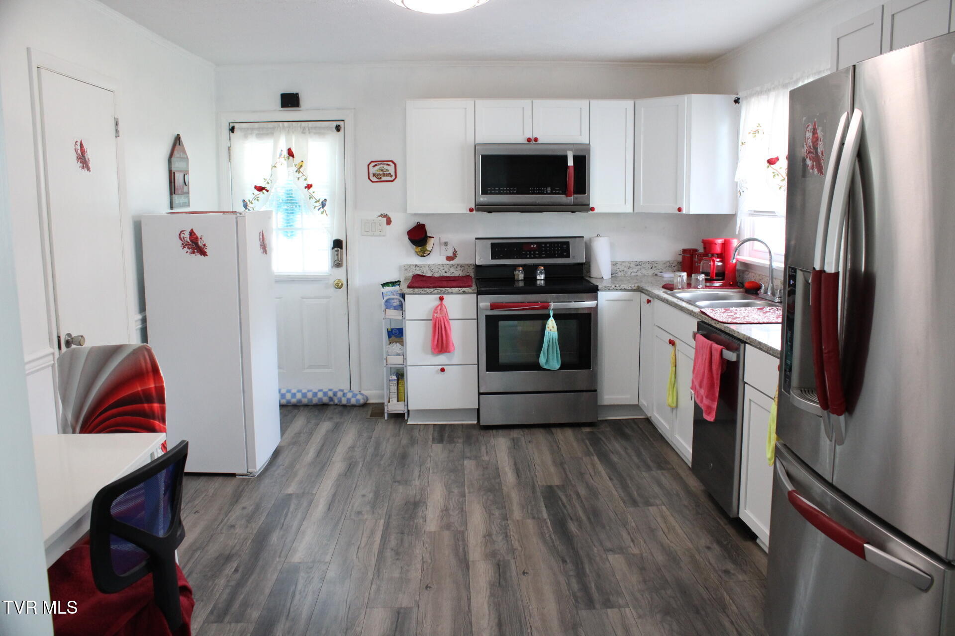 574 Bailey Street Greeneville, TN 37745 - Photo 12 of 28 IMG_0153