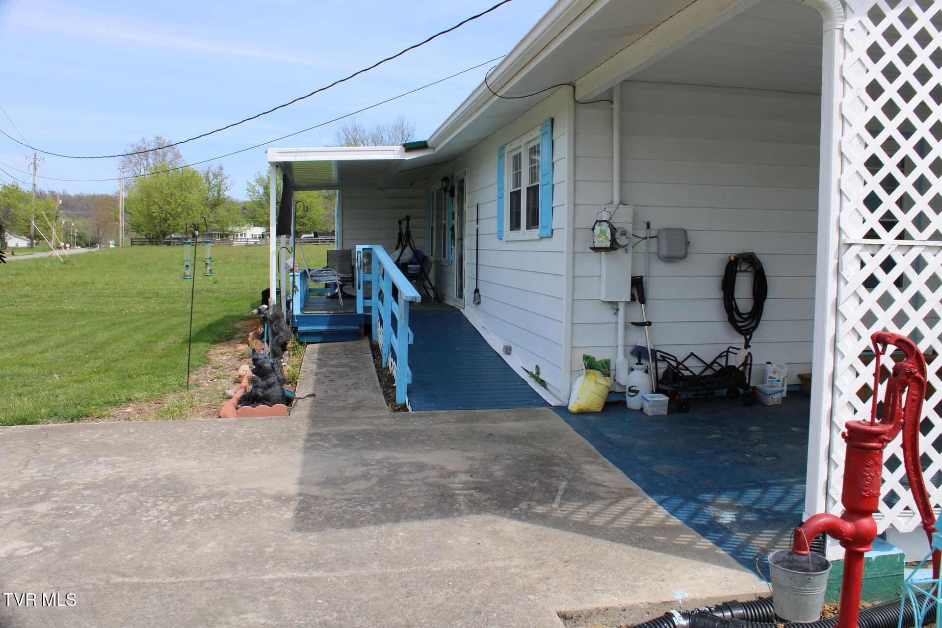 574 Bailey Street Greeneville, TN 37745 - Photo 4 of 28 IMG_0149