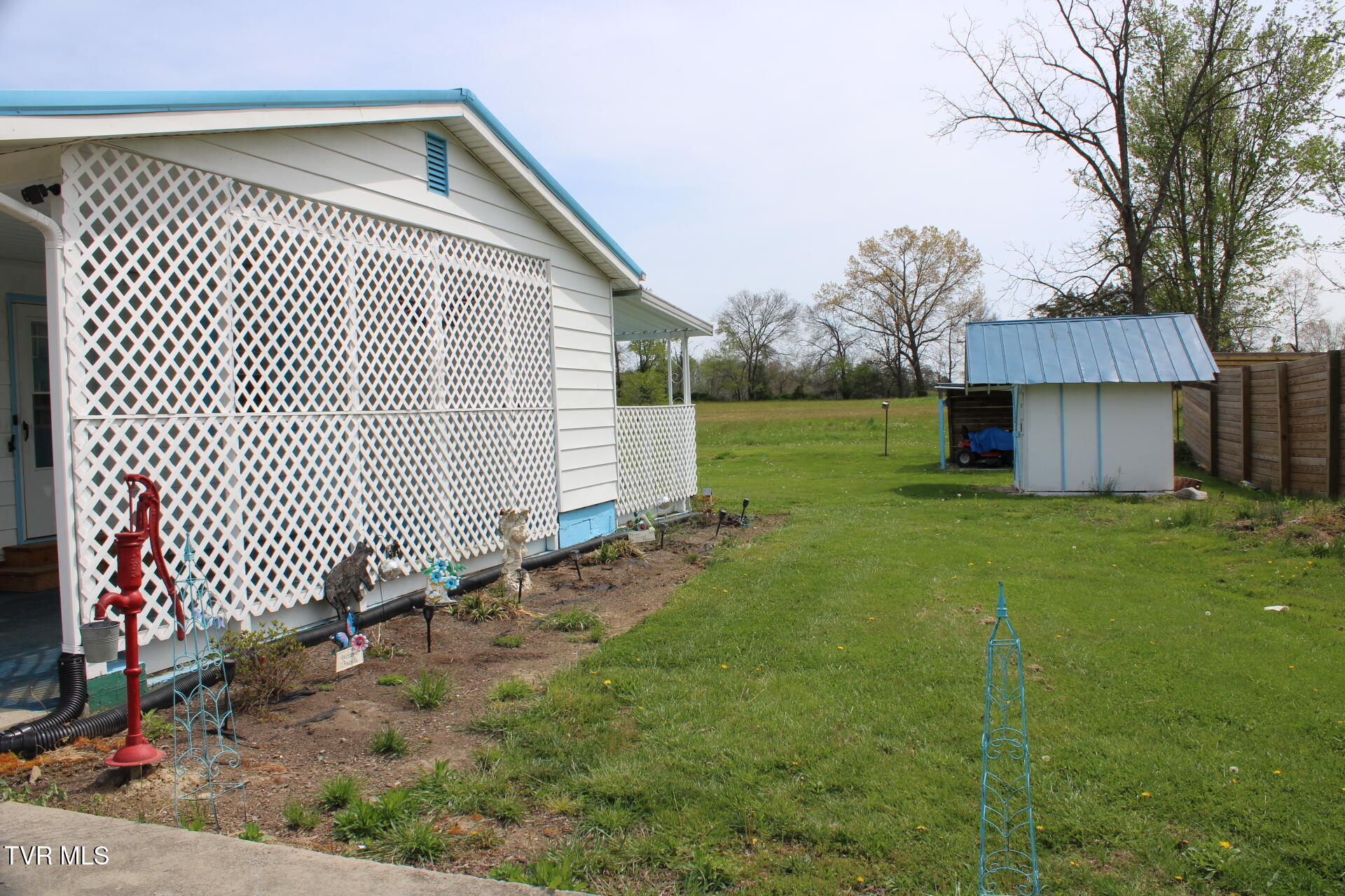 574 Bailey Street Greeneville, TN 37745 - Photo 6 of 28 IMG_0148