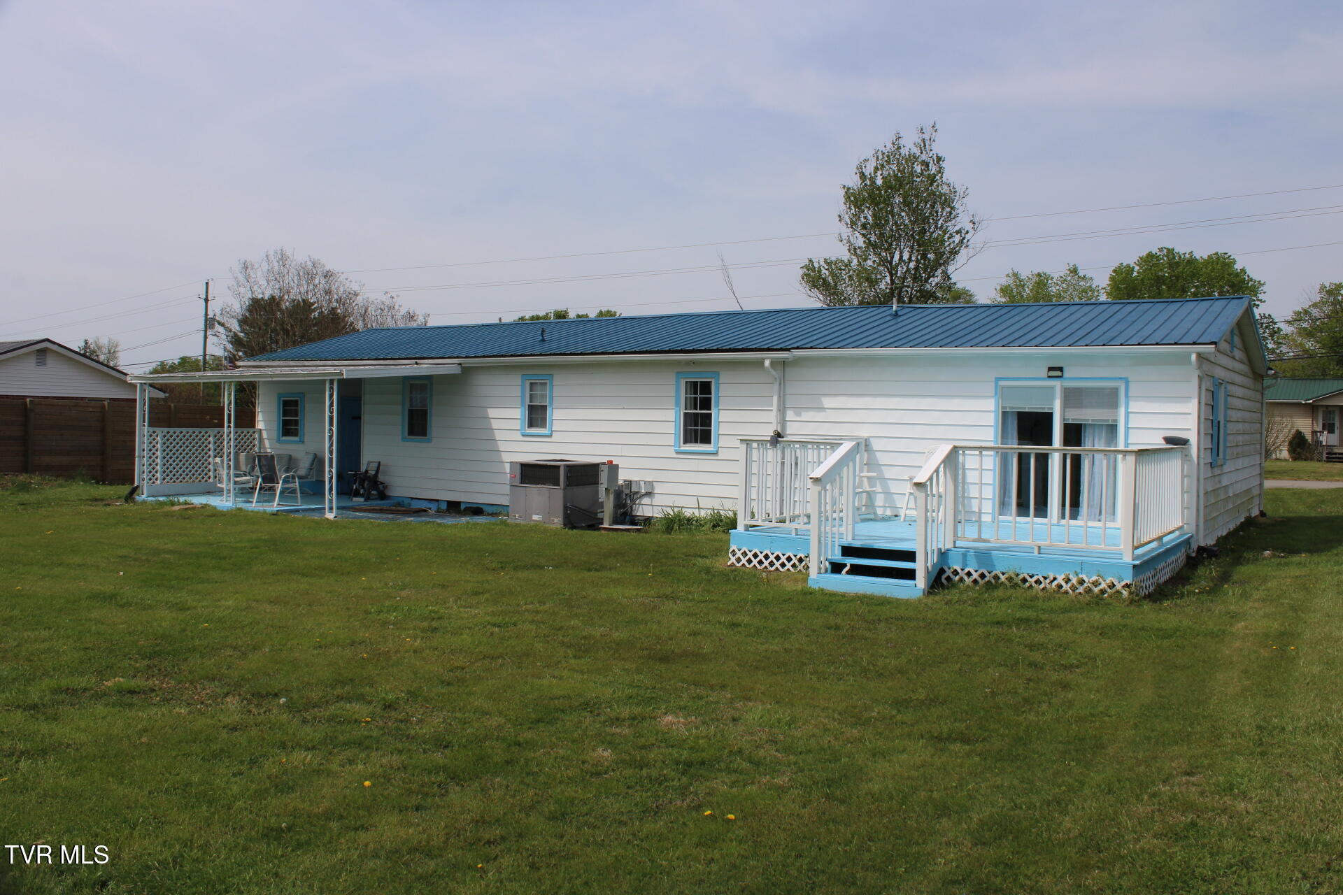 574 Bailey Street Greeneville, TN 37745 - Photo 8 of 28 IMG_0151