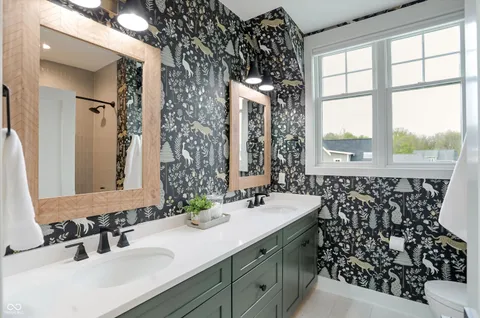 $800,000 | 5714 Inglenook Way, Zionsville, IN 46077