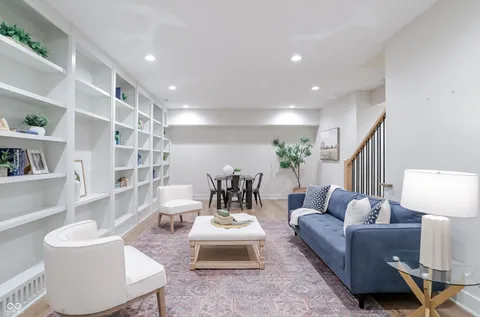 $800,000 | 5714 Inglenook Way, Zionsville, IN 46077