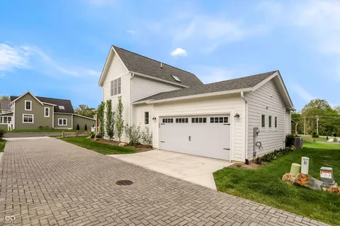 $800,000 | 5714 Inglenook Way, Zionsville, IN 46077