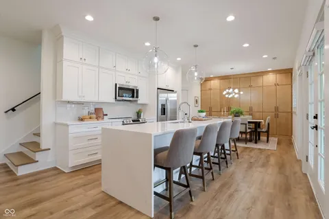$800,000 | 5714 Inglenook Way, Zionsville, IN 46077