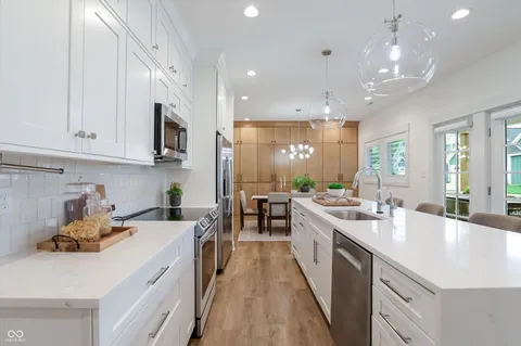 $800,000 | 5714 Inglenook Way, Zionsville, IN 46077