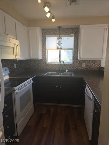 $150,000 | 2232 Aspen Mirror Way, Unit 204, Laughlin, NV 89029