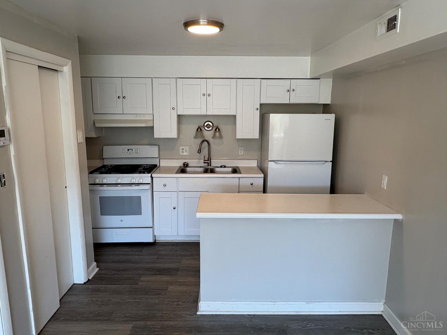 4136 River Road, Unit 5 Cincinnati, OH 45204 - Photo 2 of 7