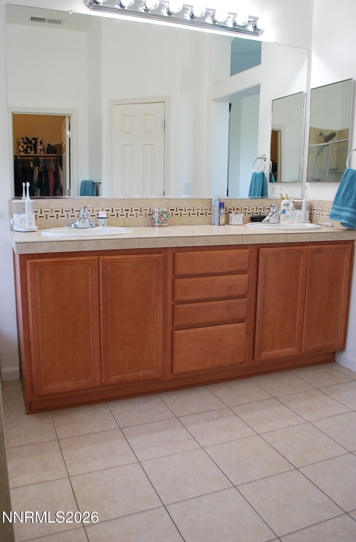 17840 Cedar Mountain Drive Reno, NV 89508 - Photo 44 of 60 Primary Bathroom