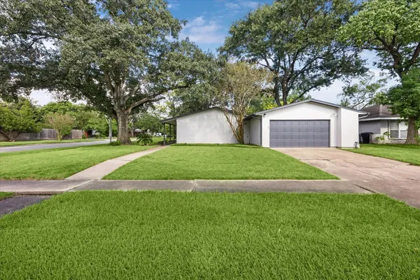 $295,000 | 8621 Bob White Drive, Houston, TX 77074