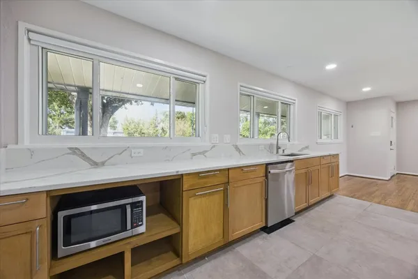 $295,000 | 8621 Bob White Drive, Houston, TX 77074