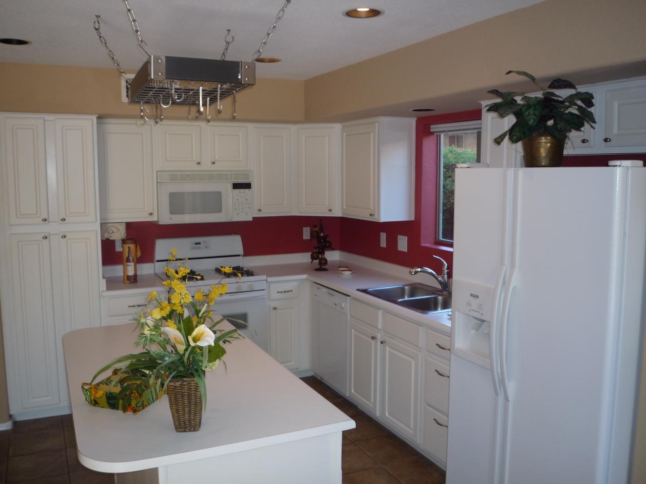 4707 East Weaver Road Phoenix, AZ 85050 - Photo 4 of 13 Kitchen